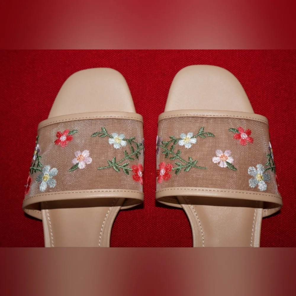 A New Day Tan Floral Embroidered Slide Sandals. Women's 7 1/2. NWOT. - Picture 2 of 8